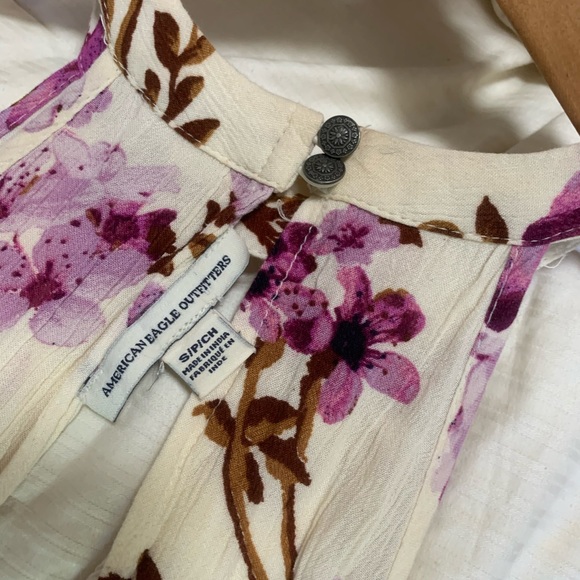 (2/$25) American Eagle Sm Floral Romper - Picture 3 of 11